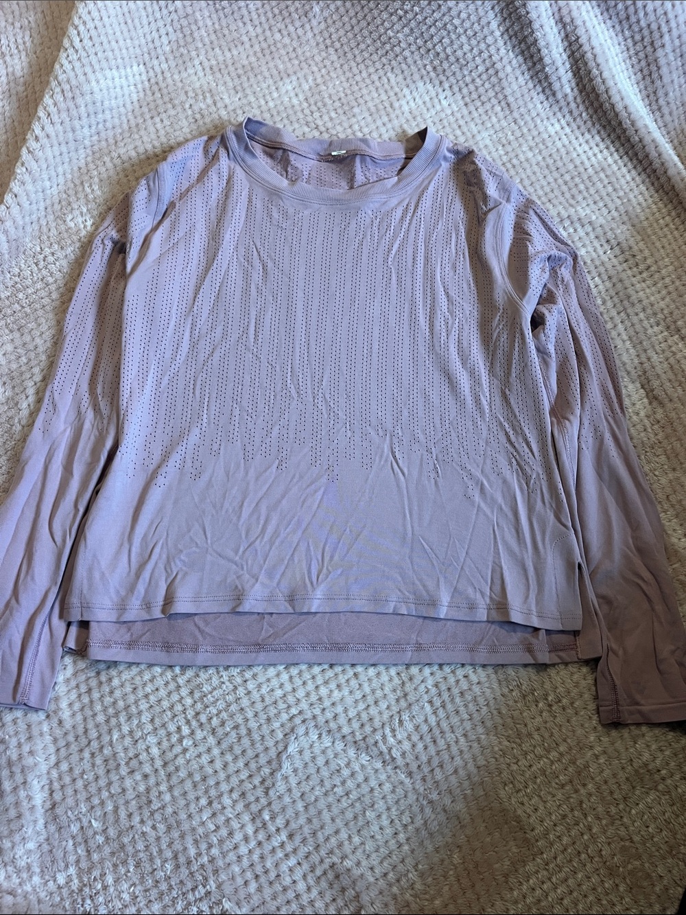 size 6 lululemon shirt